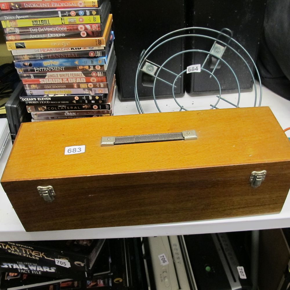 Lot 683: Wooden box