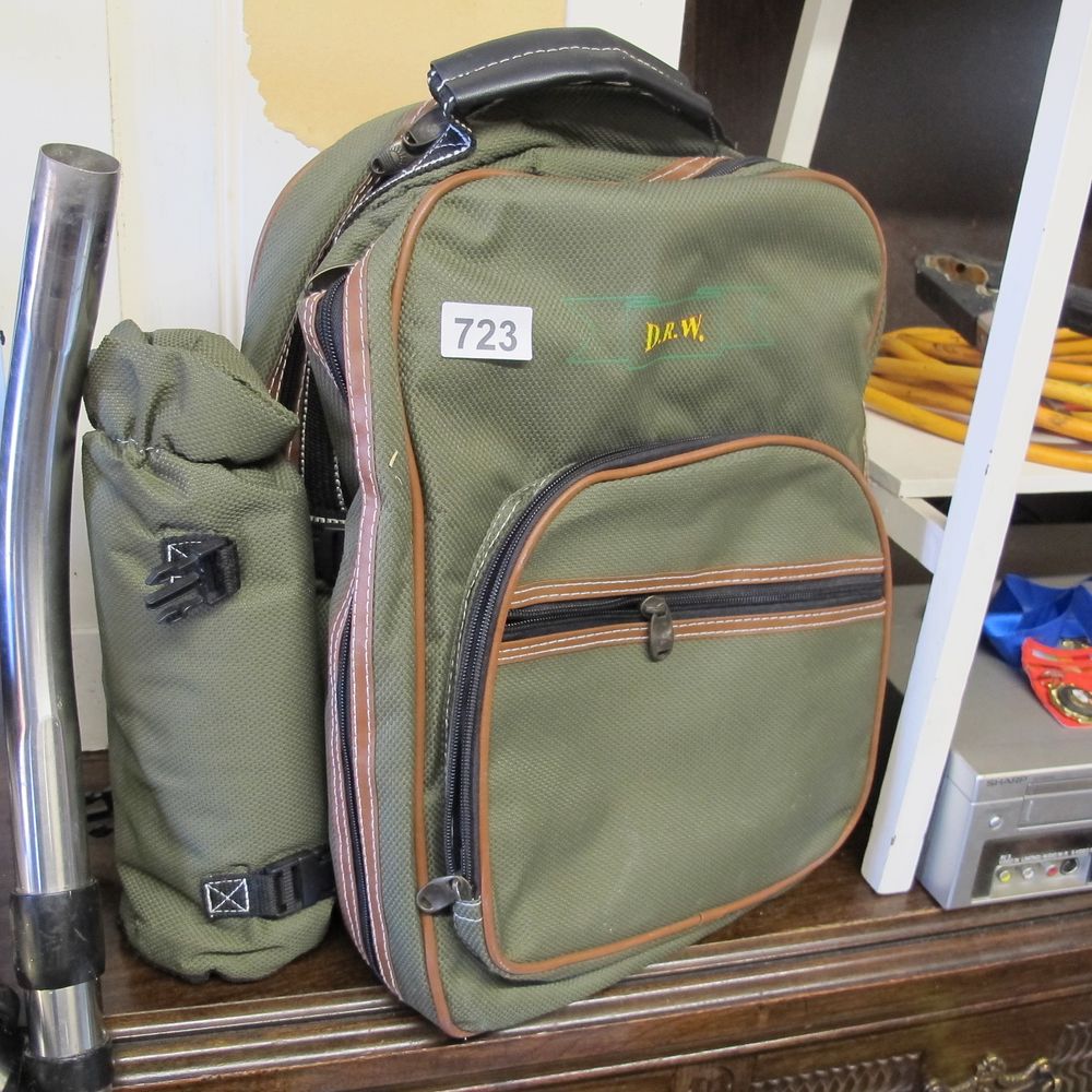 Lot 723: Picnic backpack