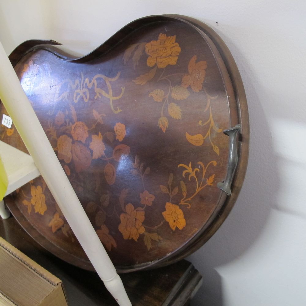 Lot 733: Kidney shaped inlaid tray A/F