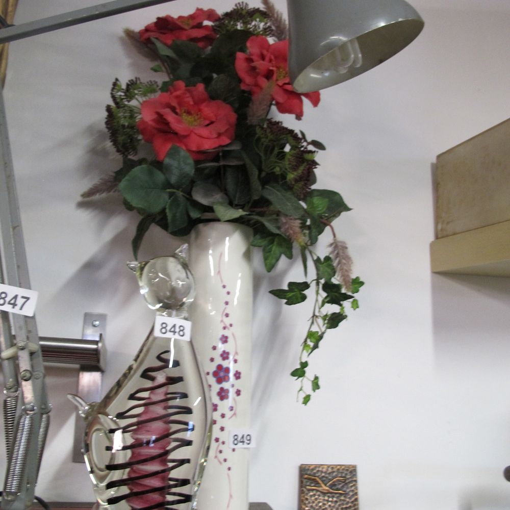 Lot 849: vase and flowers