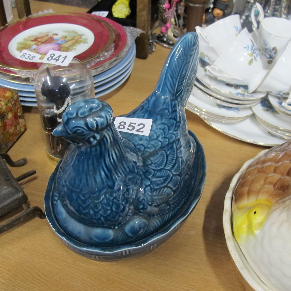 Lot 852: blue chicken egg storage