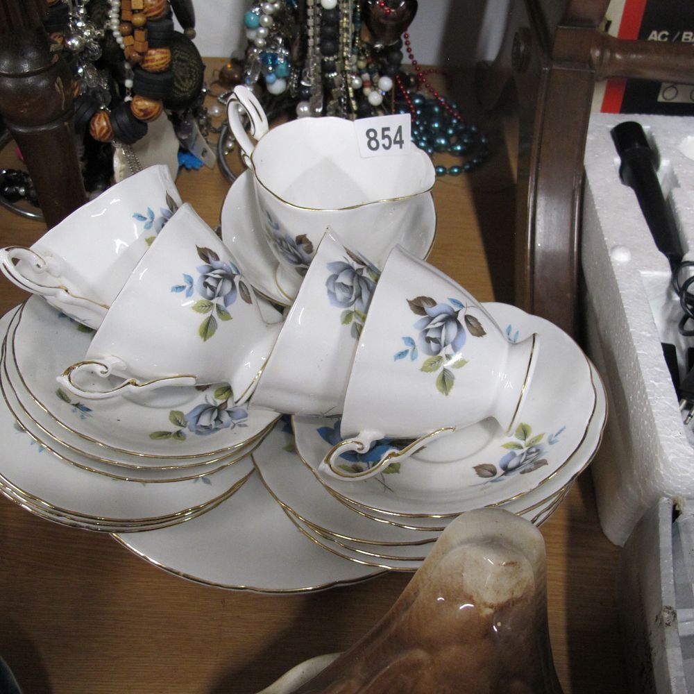 Lot 854: tea service
