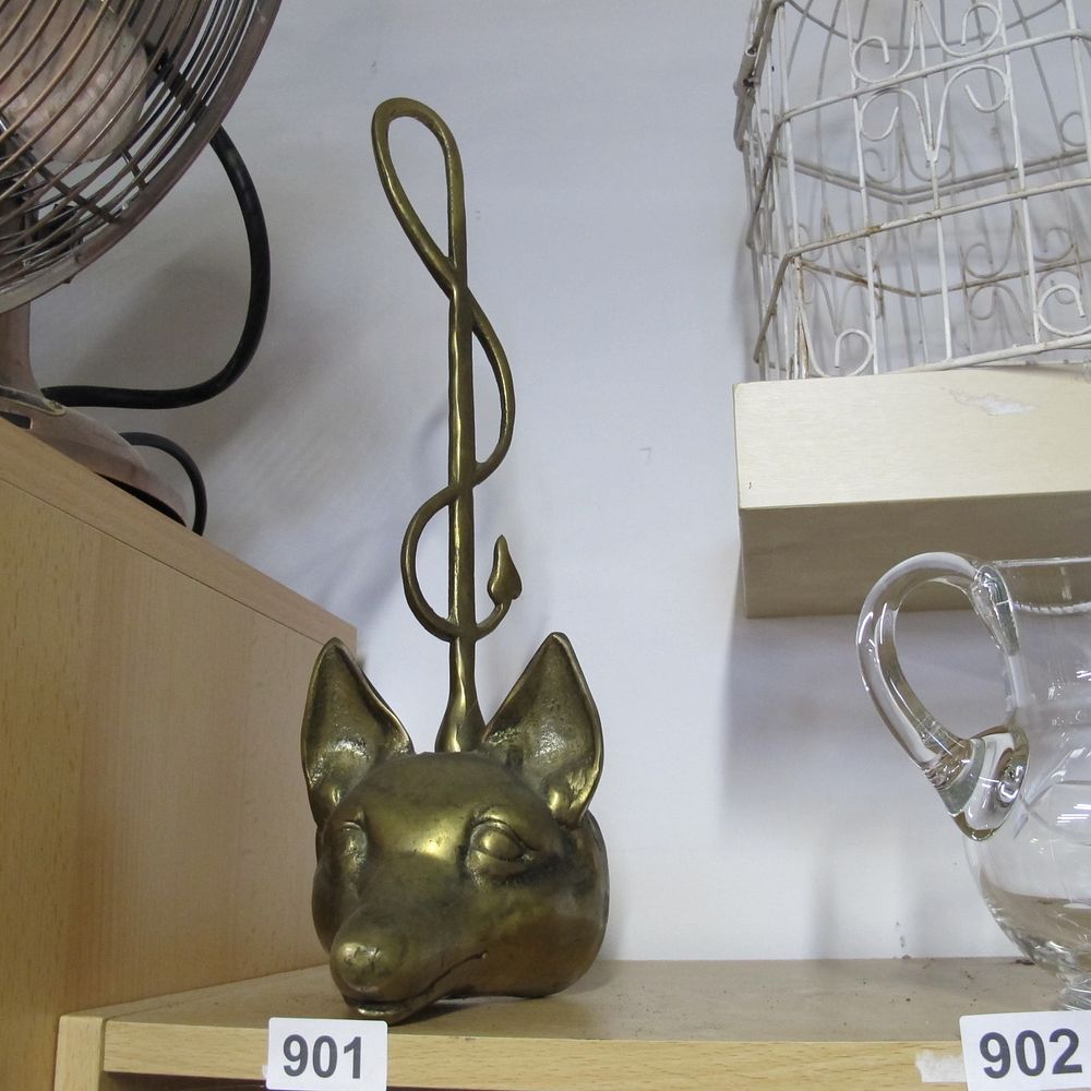 Lot 901: solid brass fox head door stop
