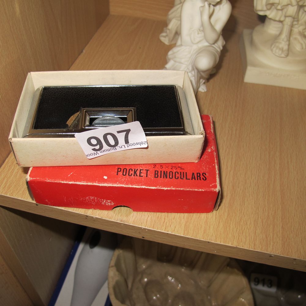 Lot 907: Pocket binoculars 
