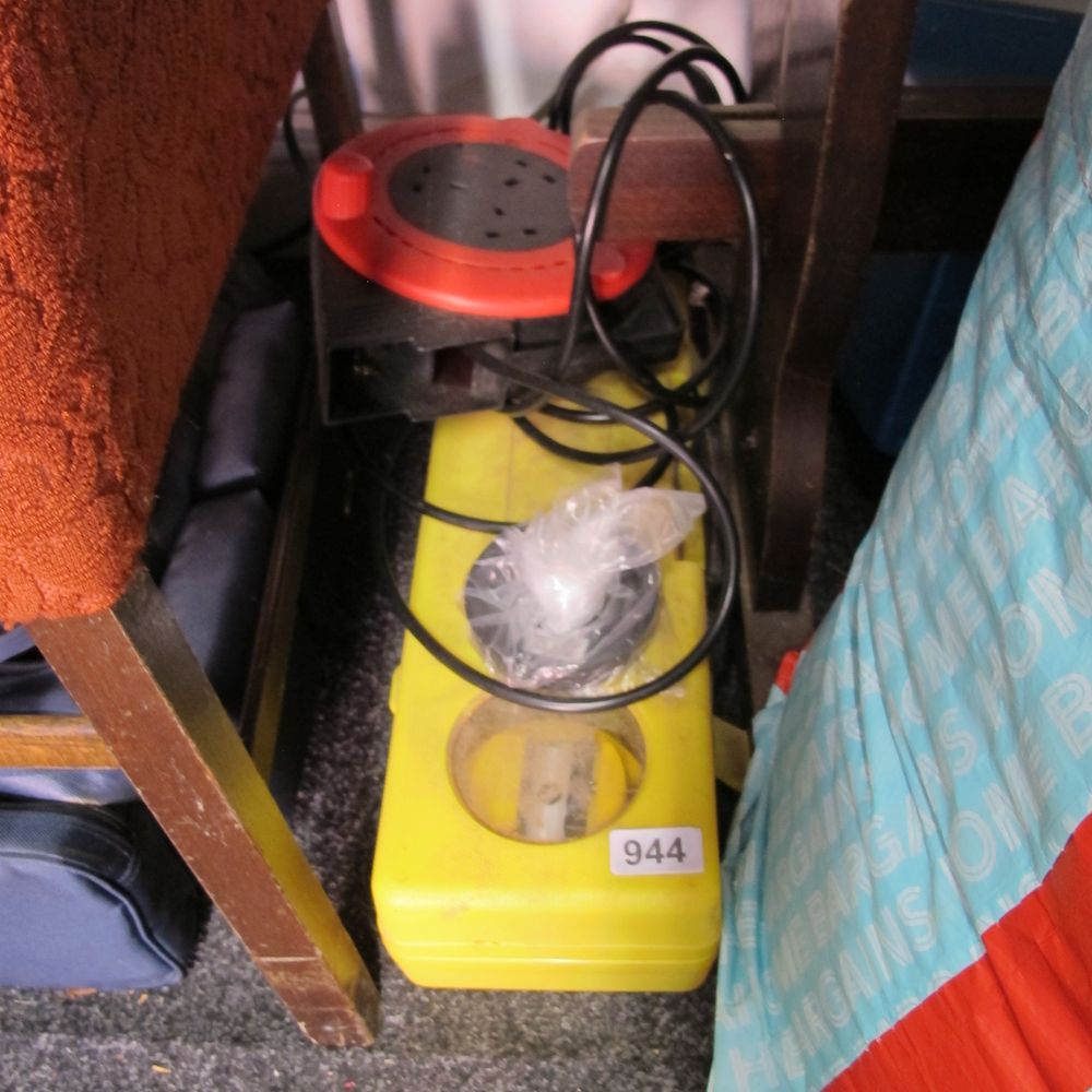 Lot 944: laser level
