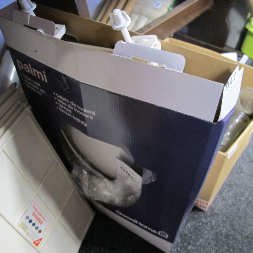 Lot 947: toilet seat