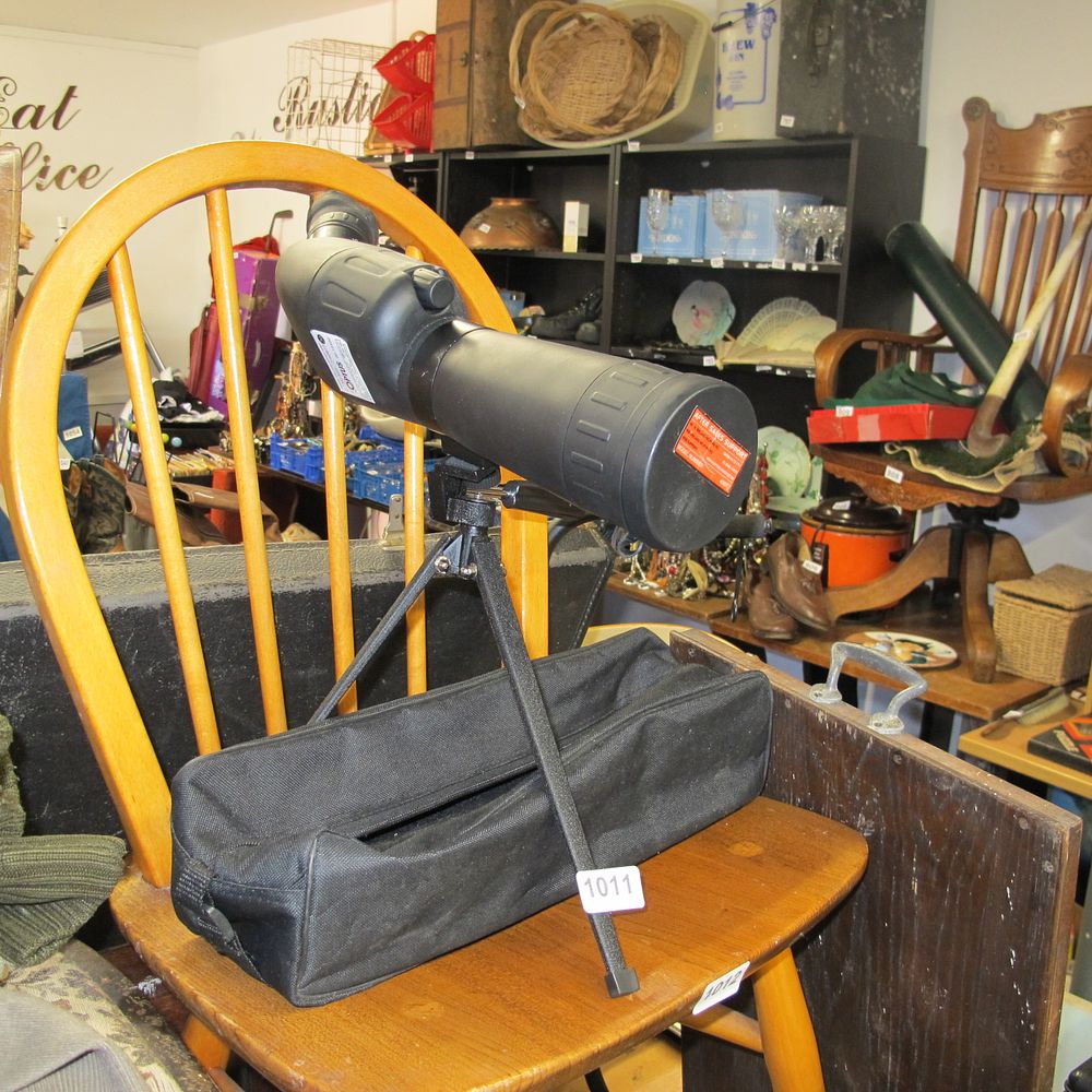 Lot 1011: spotter scope