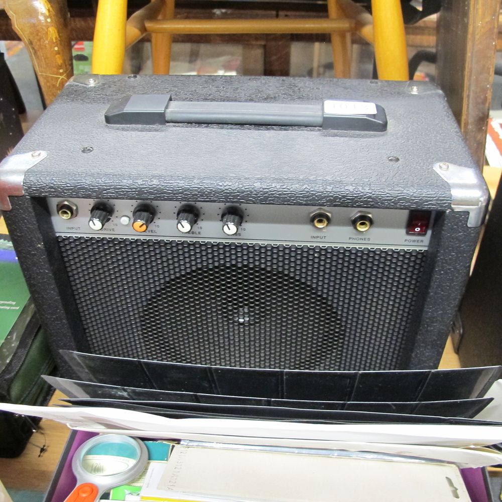 Lot 1013: amplifier