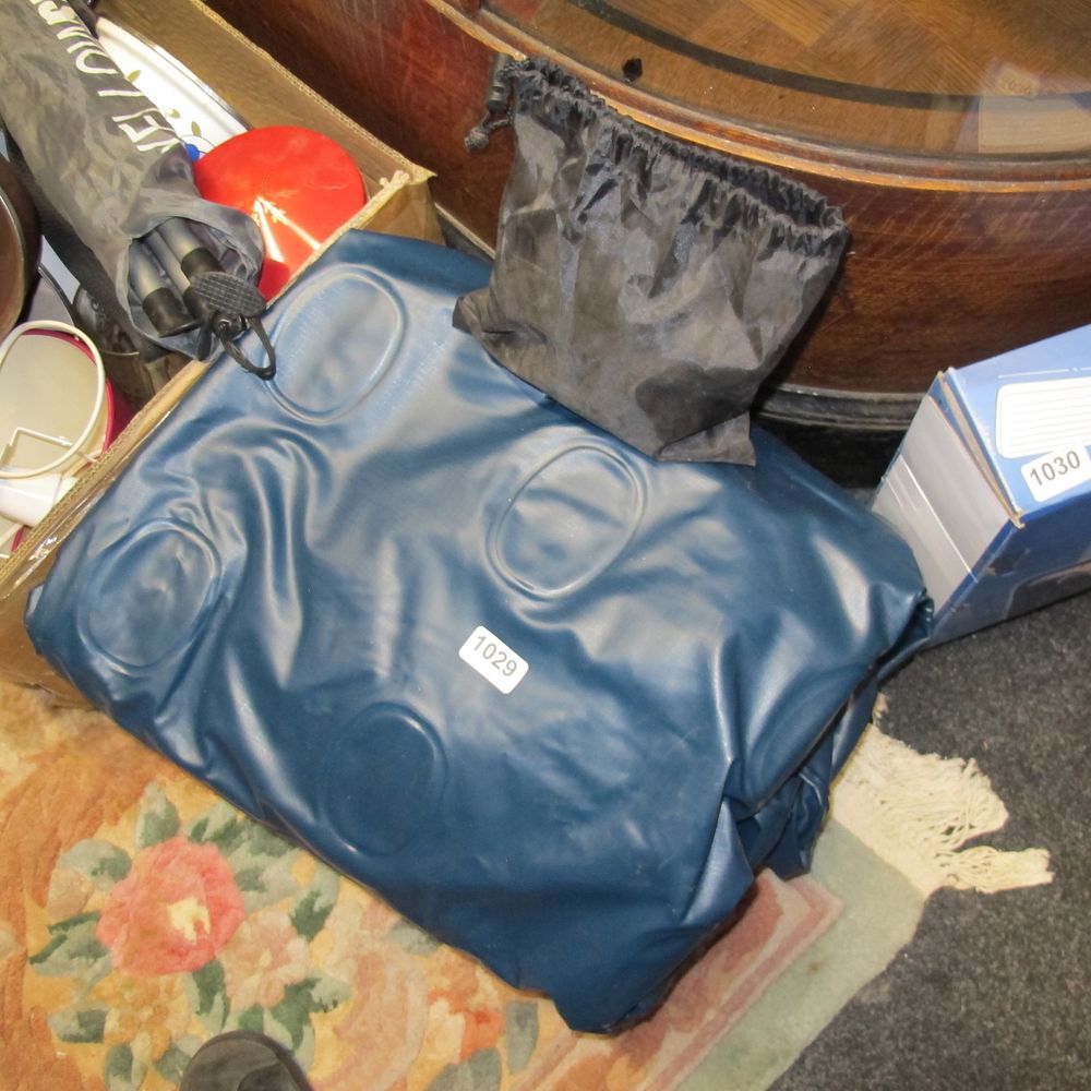 Lot 1029: Airbed
