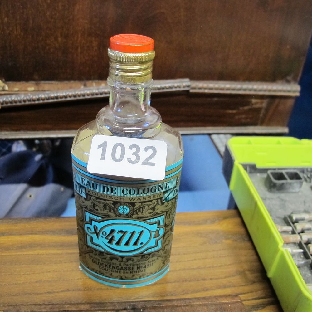 Lot 1032: 4711 Eau de Cologne for men and women