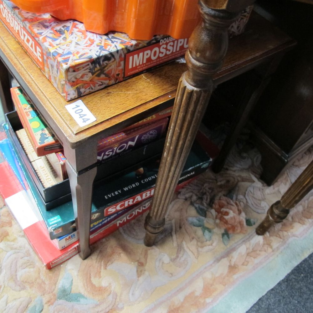 Lot 1044: A small table