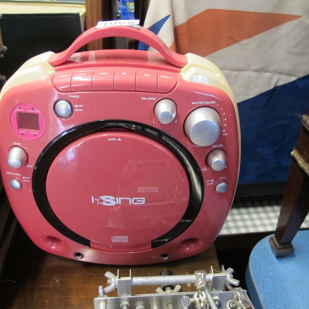 Lot 1068: I Sing CD Karaoke system