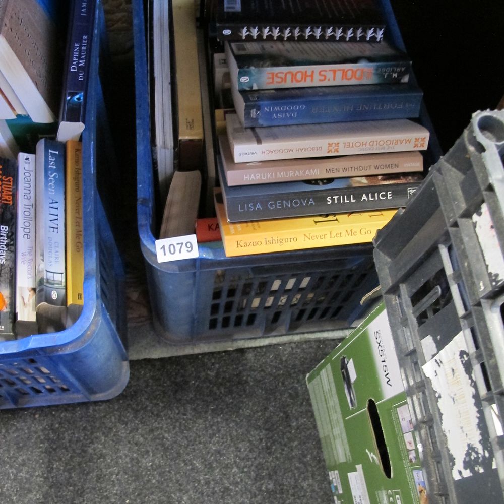Lot 1079: A quantity of books