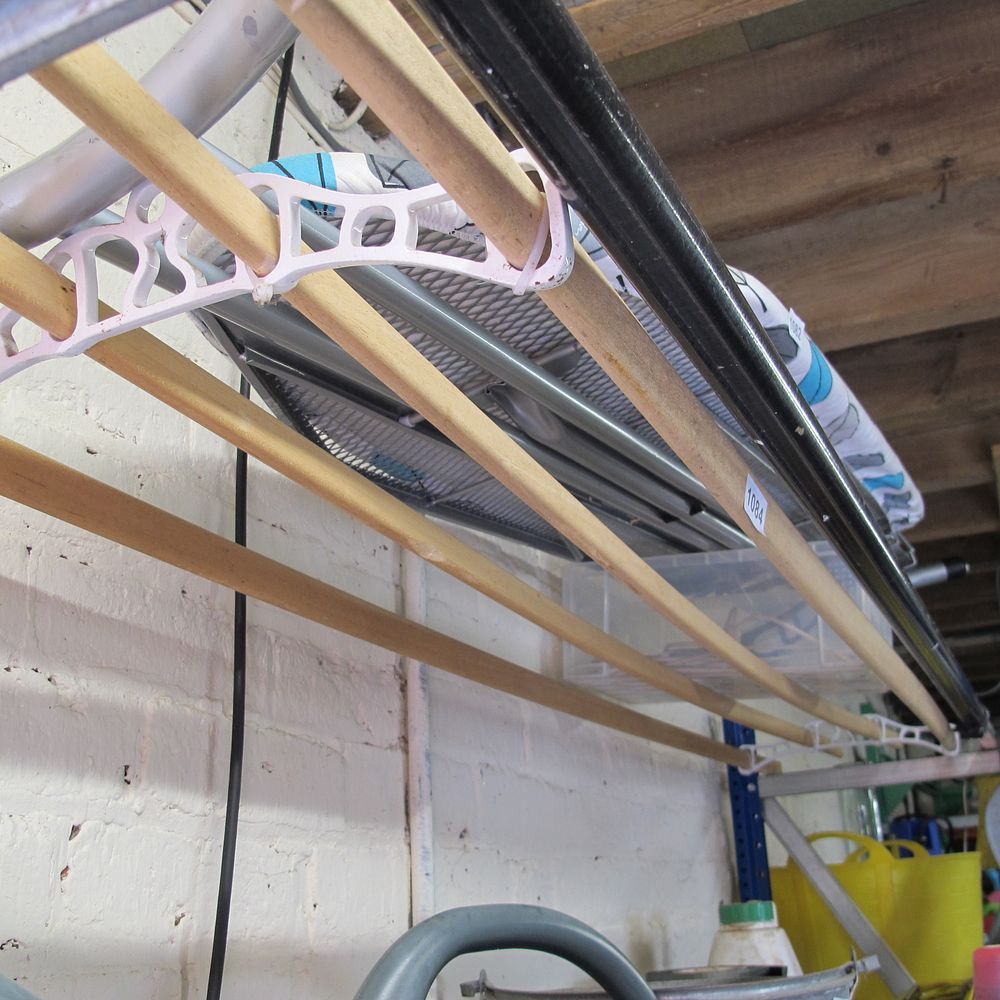 Lot 1084: Clothes drying hanging rails