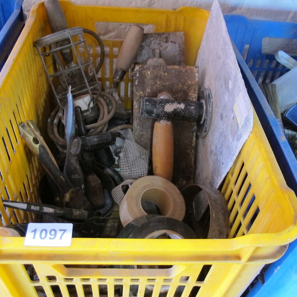 Lot 1097: Basket of workshop misc.