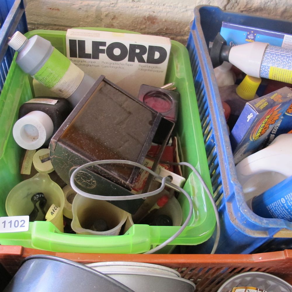 Lot 1102: Box of misc photography equipment