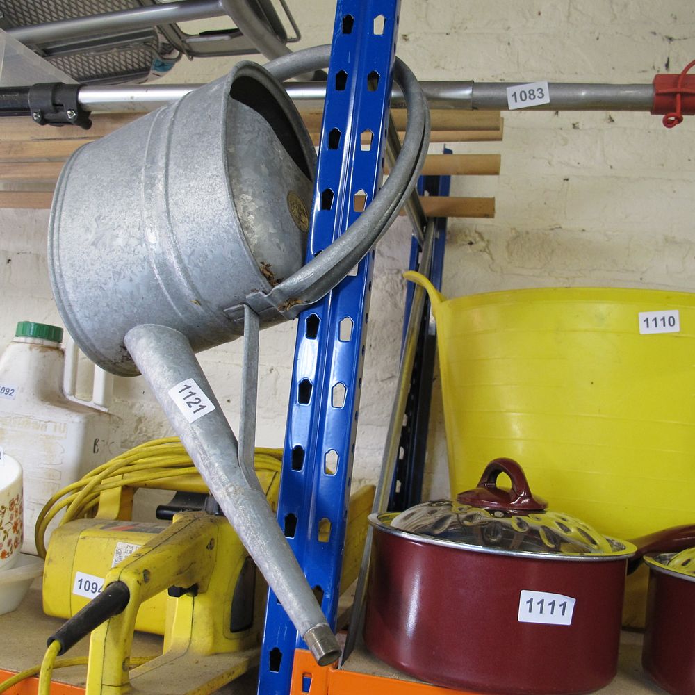 Lot 1121: metal watering can