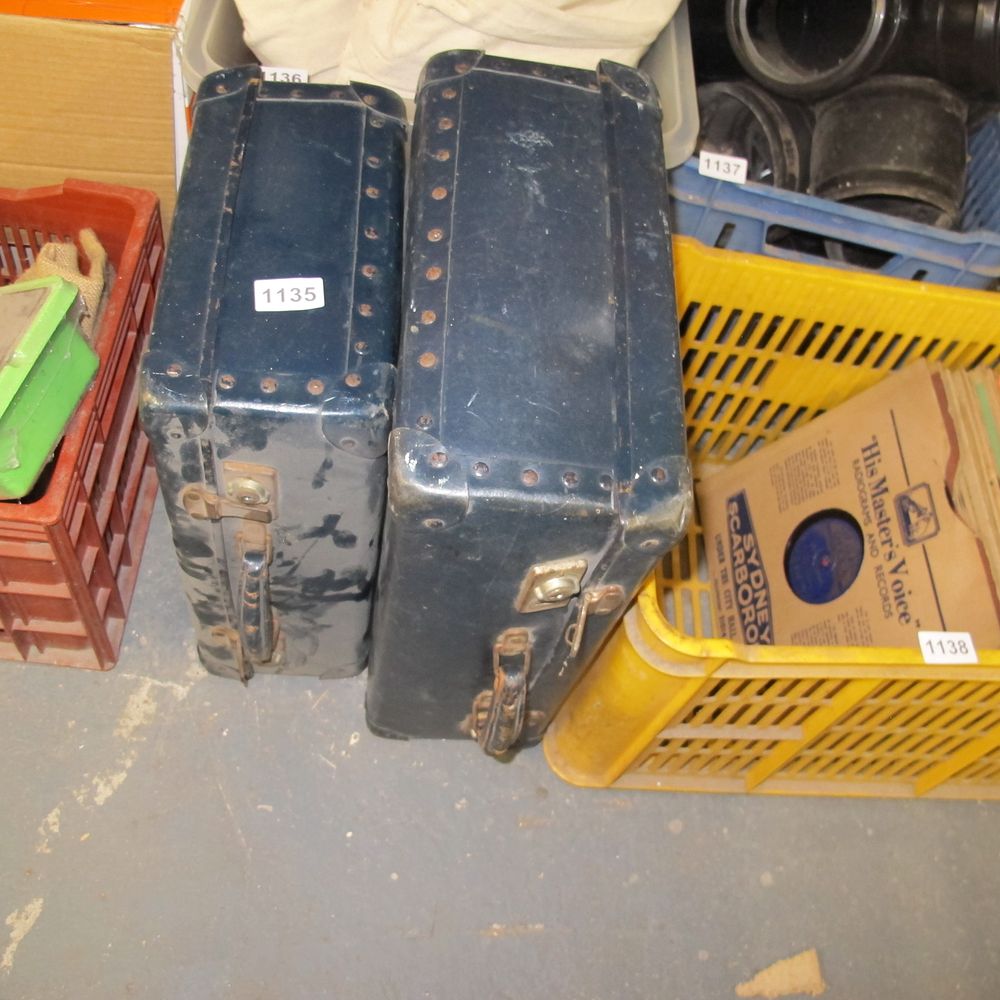 Lot 1135: 2 vintage cases