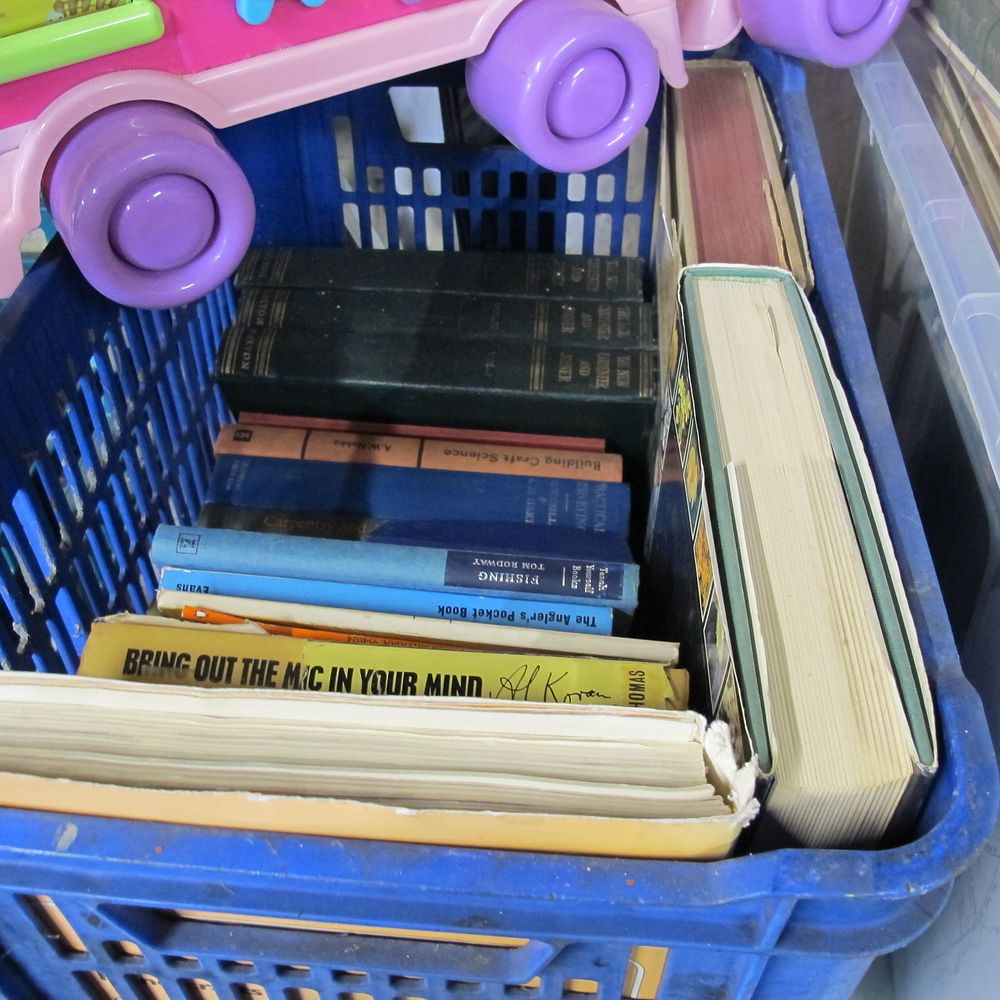 Lot 1144: box of books