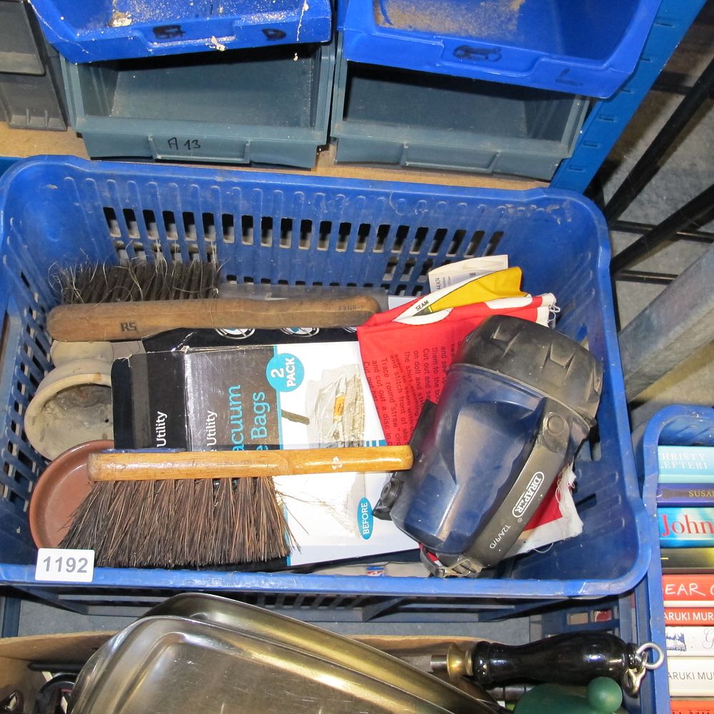 Lot 1192: Box of misc