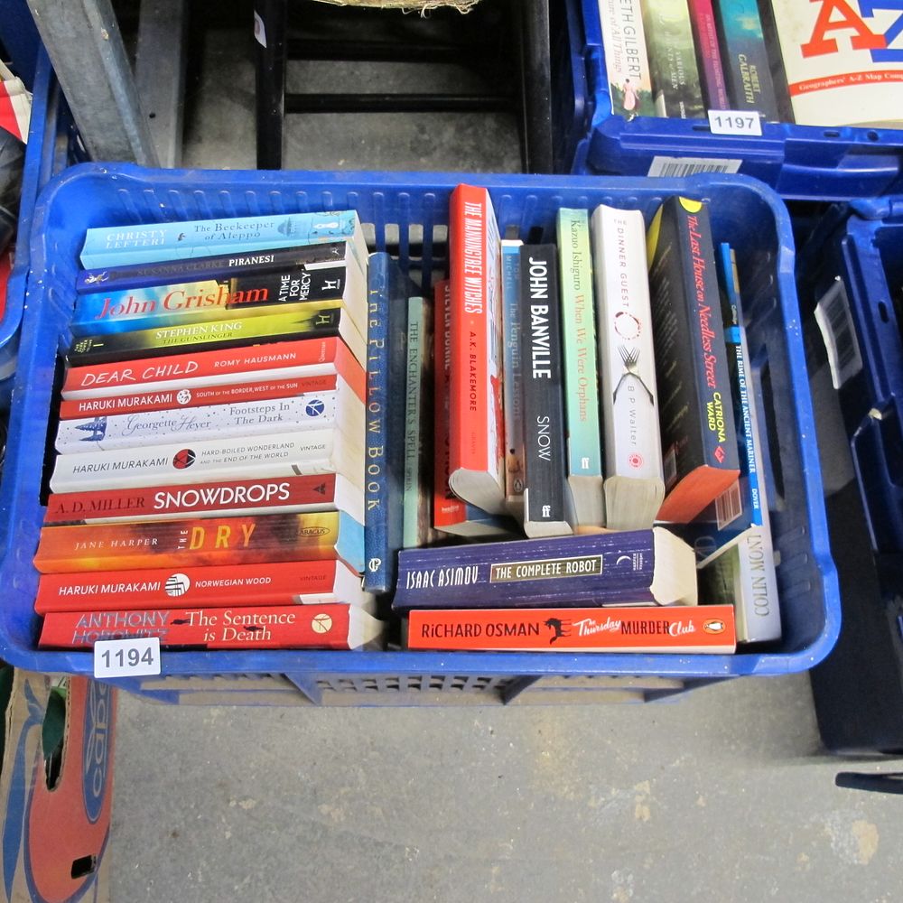 Lot 1194: Box of books