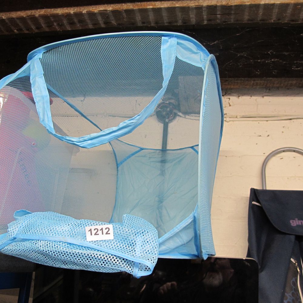 Lot 1212: net storage basket