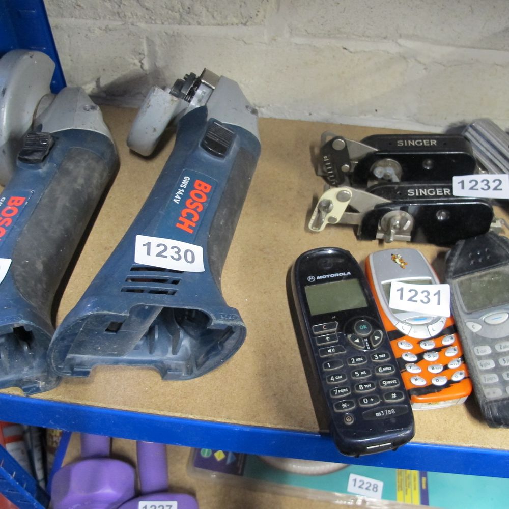 Lot 1230: Bosch tool without battery