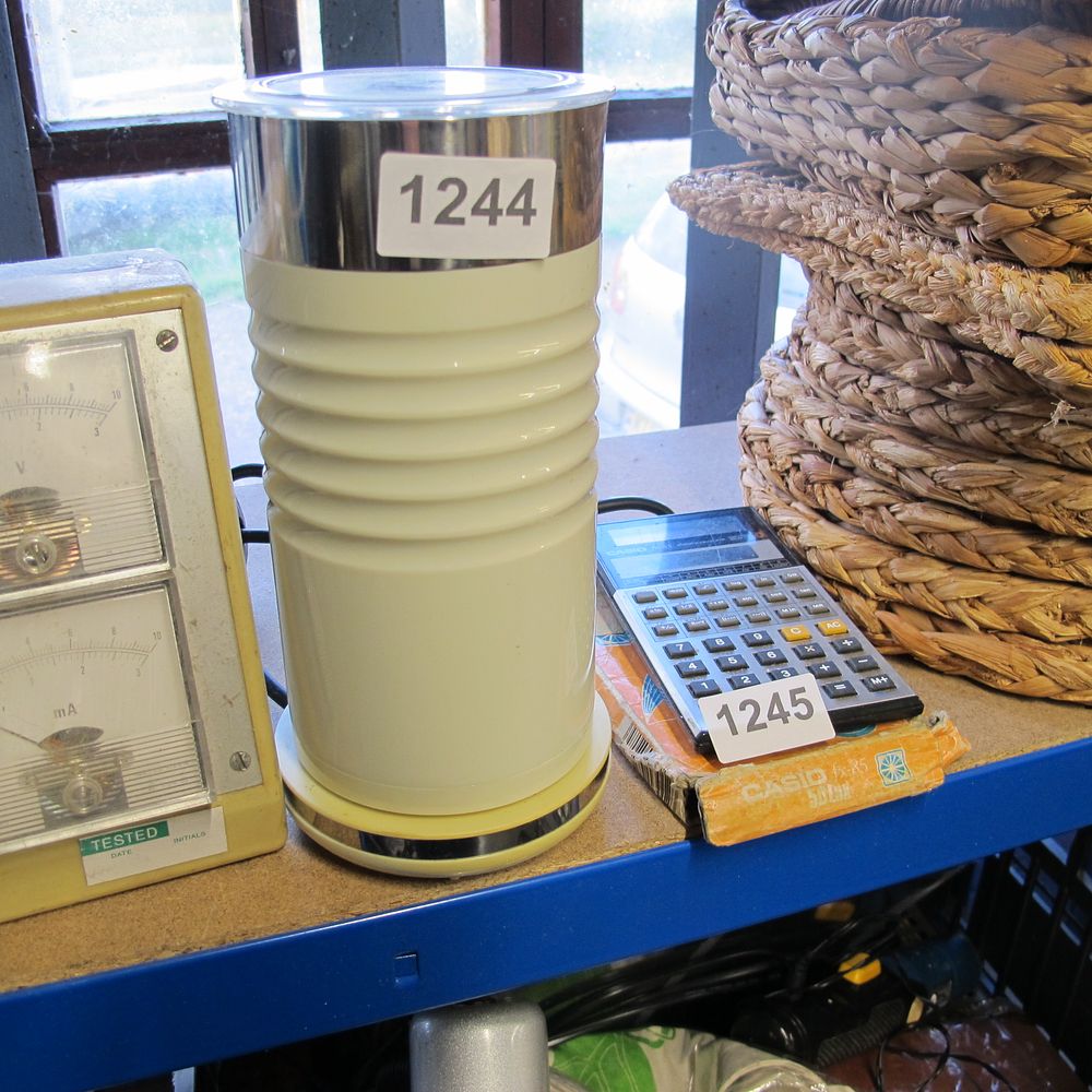 Lot 1244: milk frother