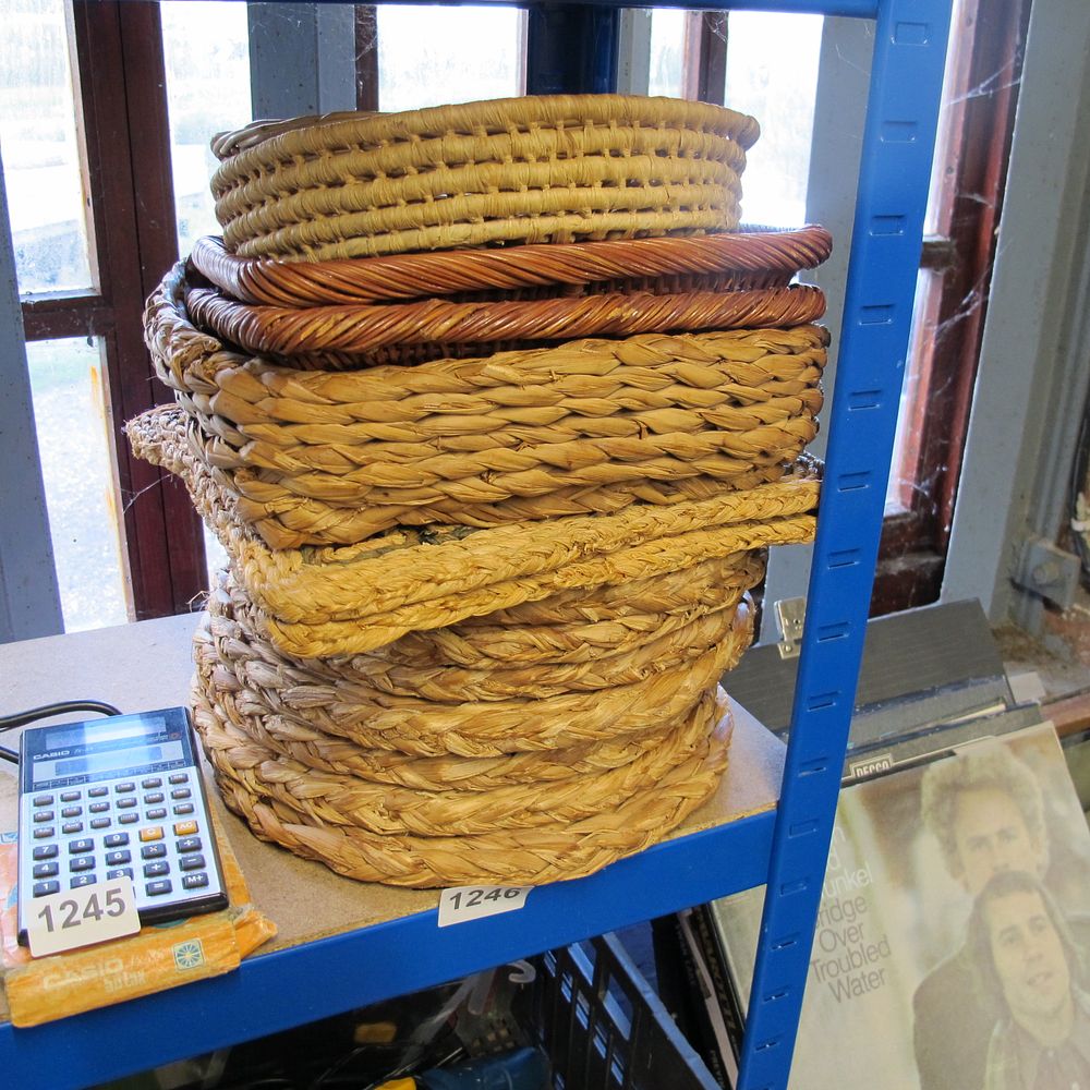 Lot 1246: wicker place mats