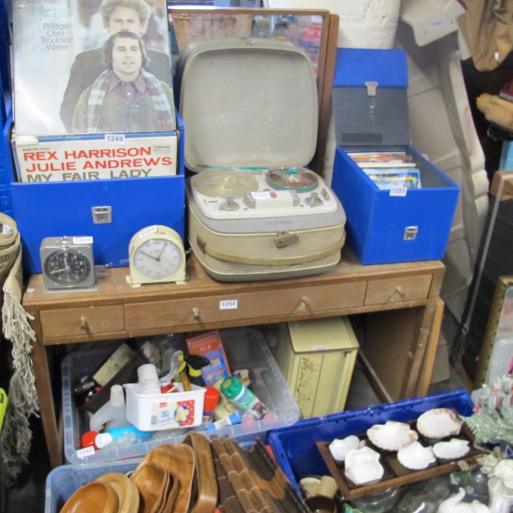 Lot 1254: sideboard