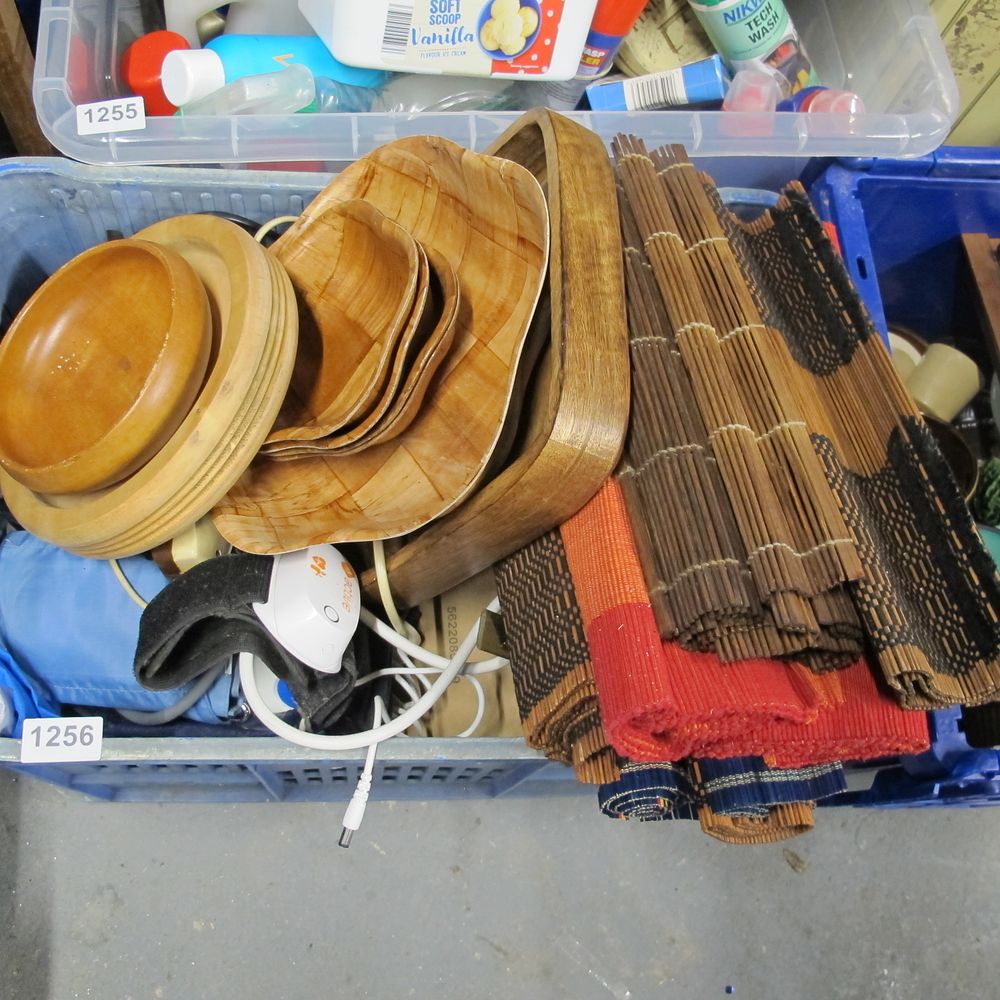 Lot 1256: box of misc