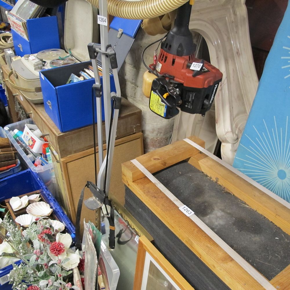Lot 1264: golf caddy
