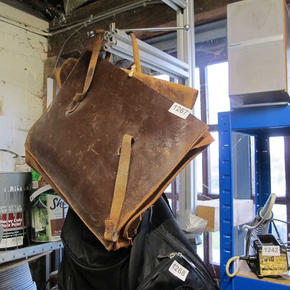 Lot 1267: leather bag