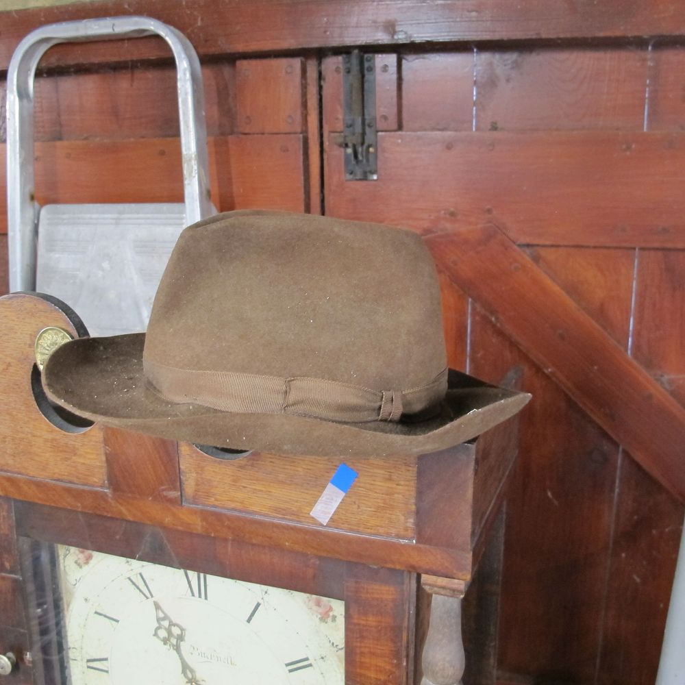 Lot 1280: hat