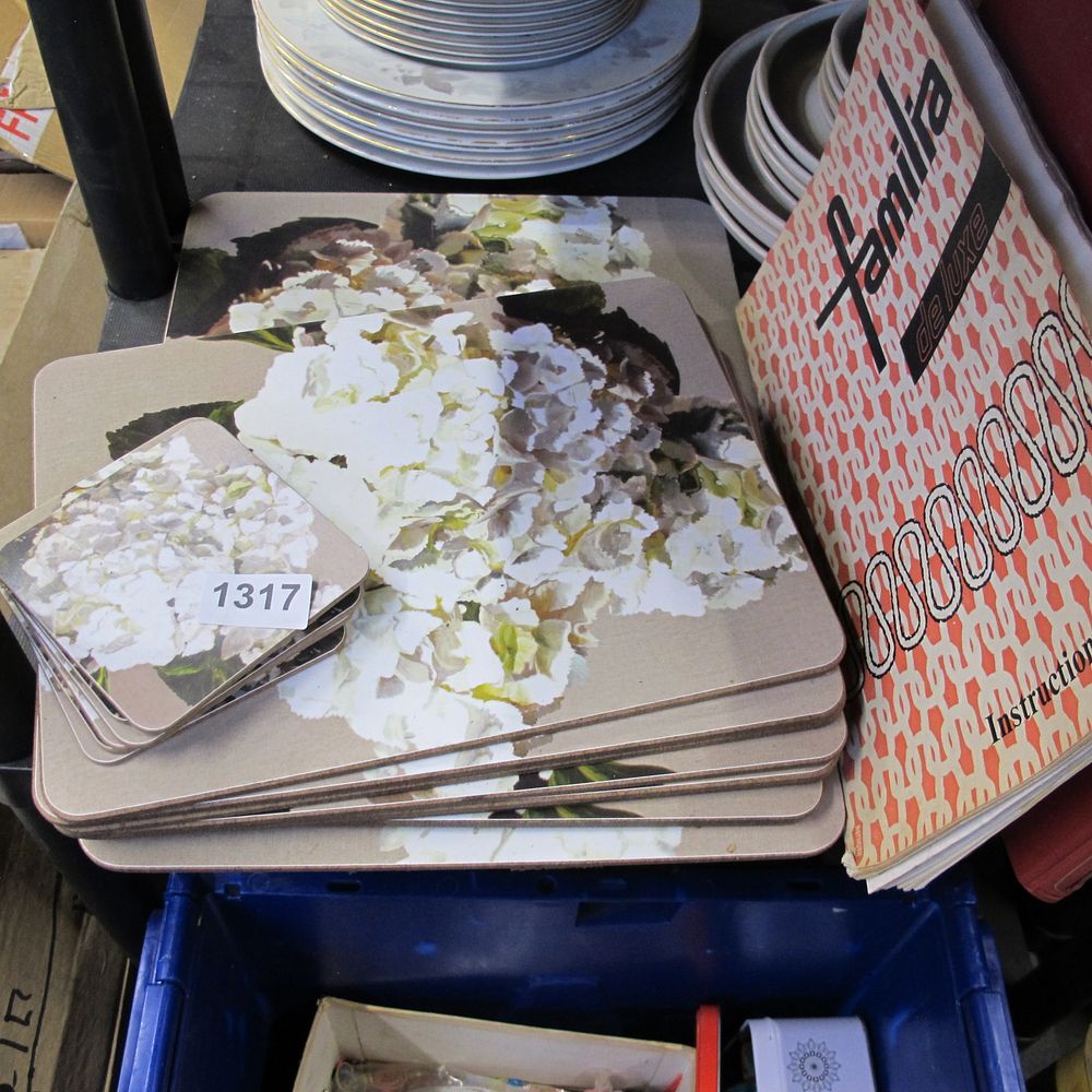 Lot 1317: table mats and coasters