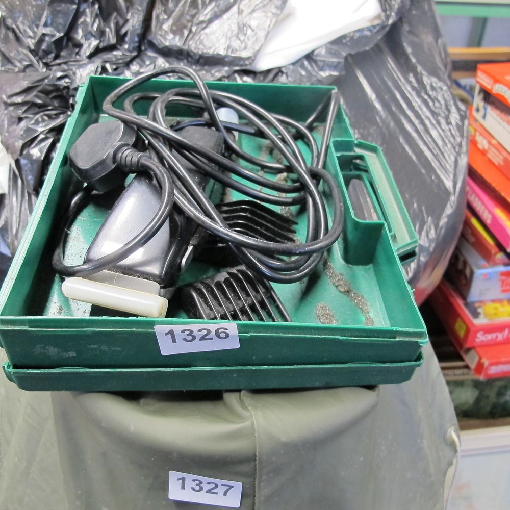Lot 1326: hair clippers