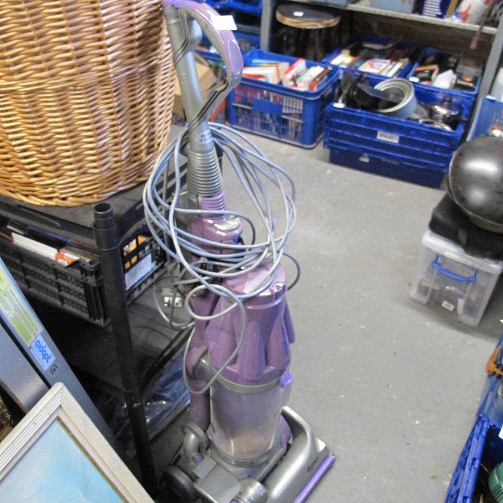 Lot 1331: dyson vacuum 