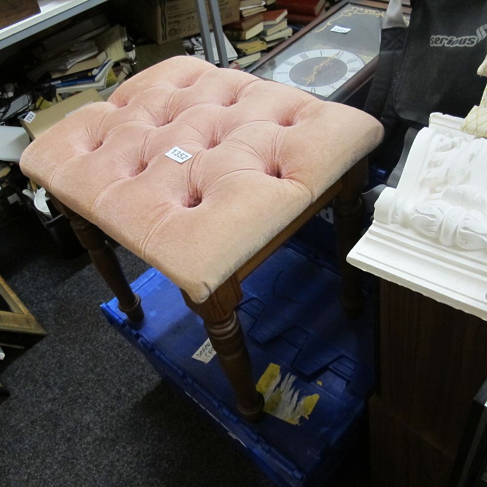 Lot 1352: bedroom stool