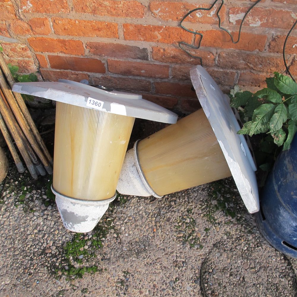Lot 1360: street lights
