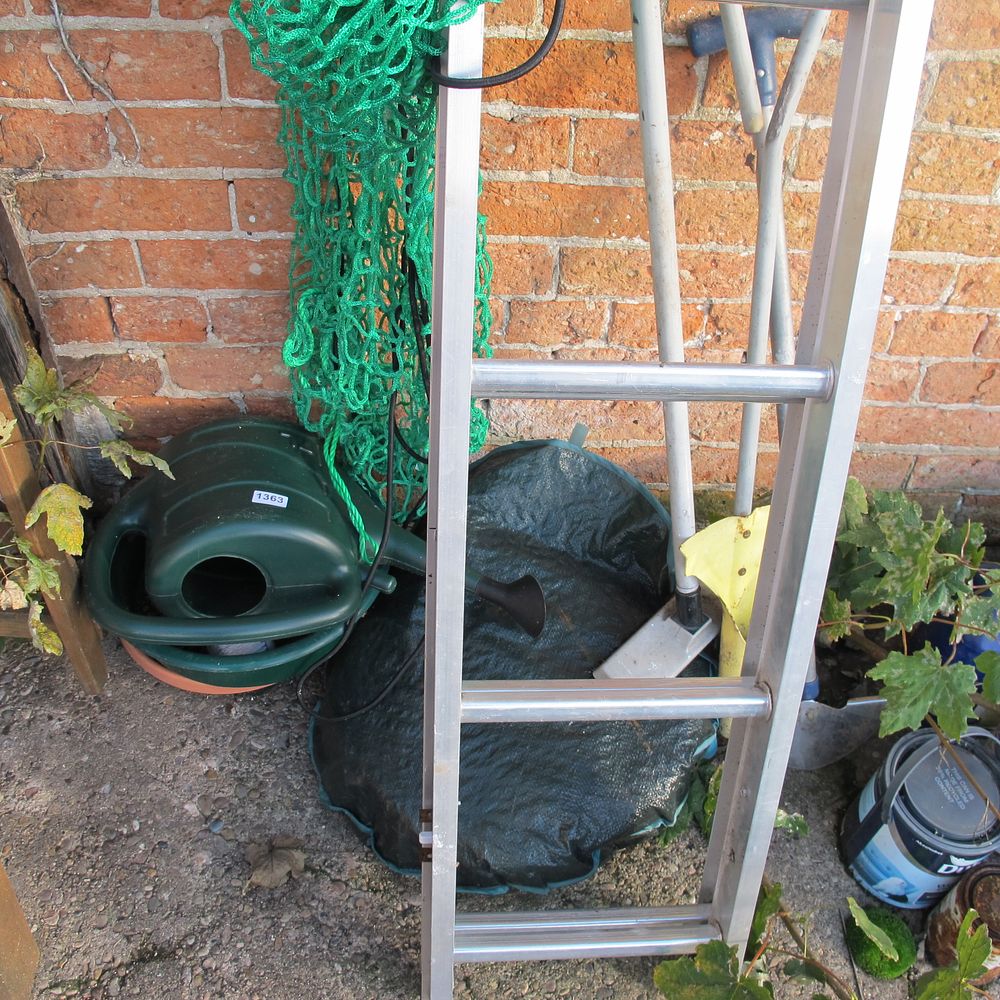 Lot 1363: garden items
