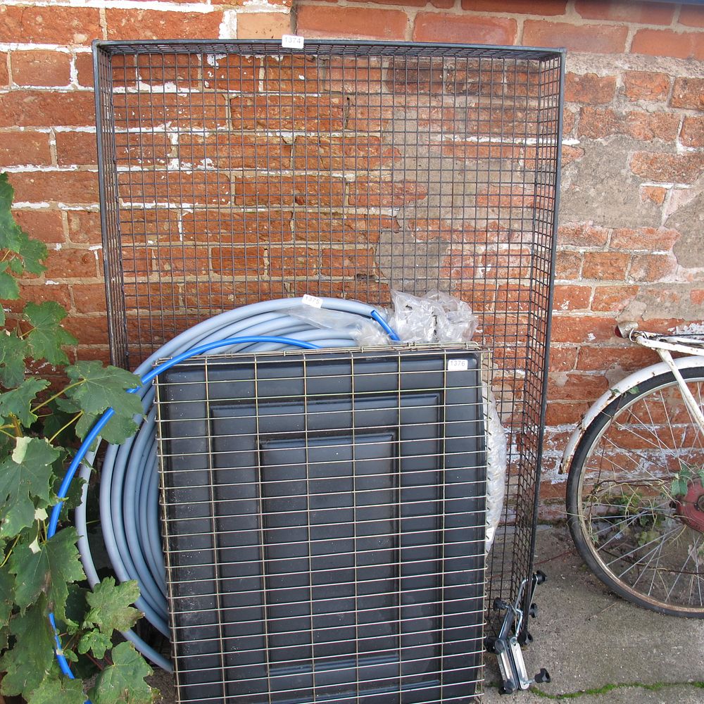 Lot 1374: wire basket