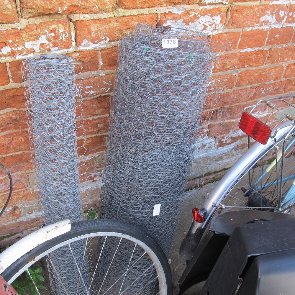 Lot 1378: chicken wire