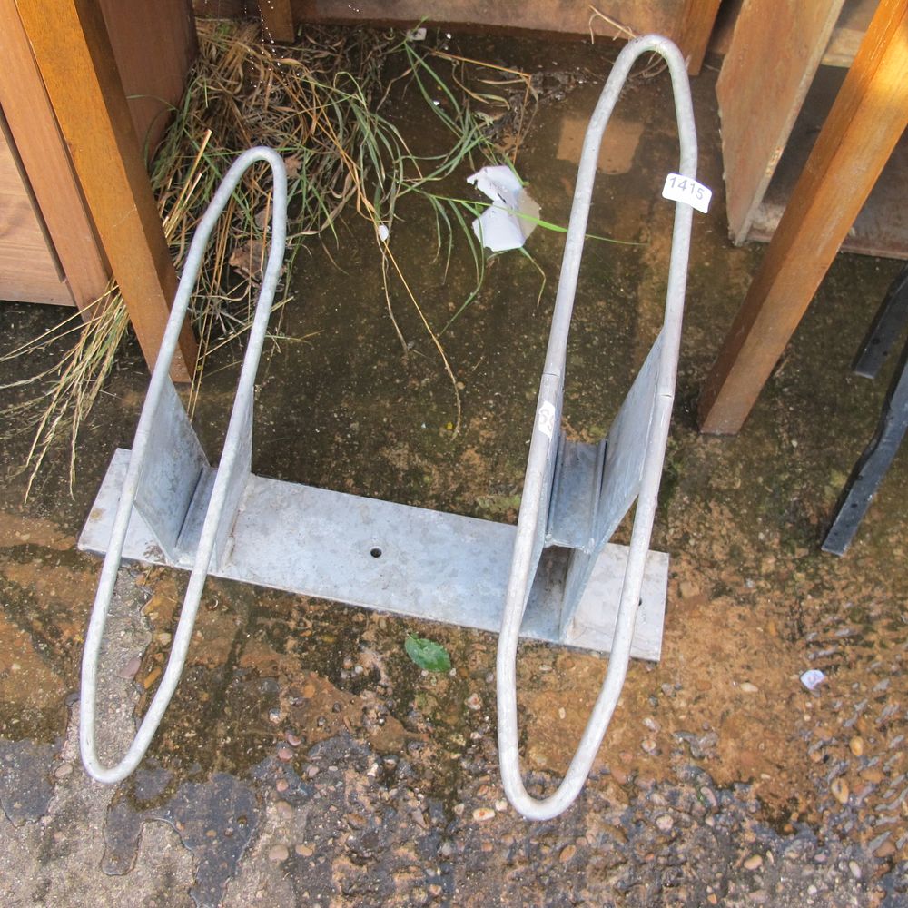 Lot 1415: bike stand