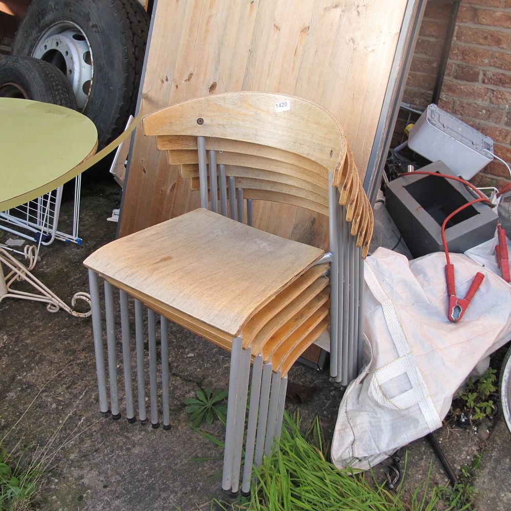 Lot 1420: chairs