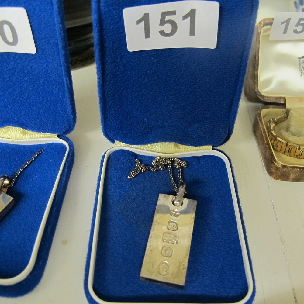 Lot 151: Item 151