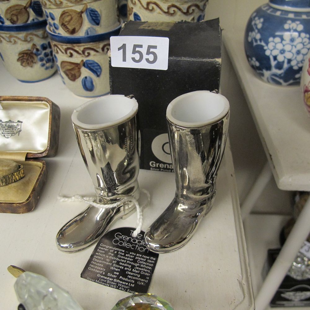 Lot 155: Item 155