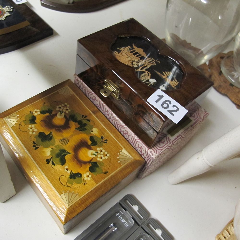 Lot 162: Item 162