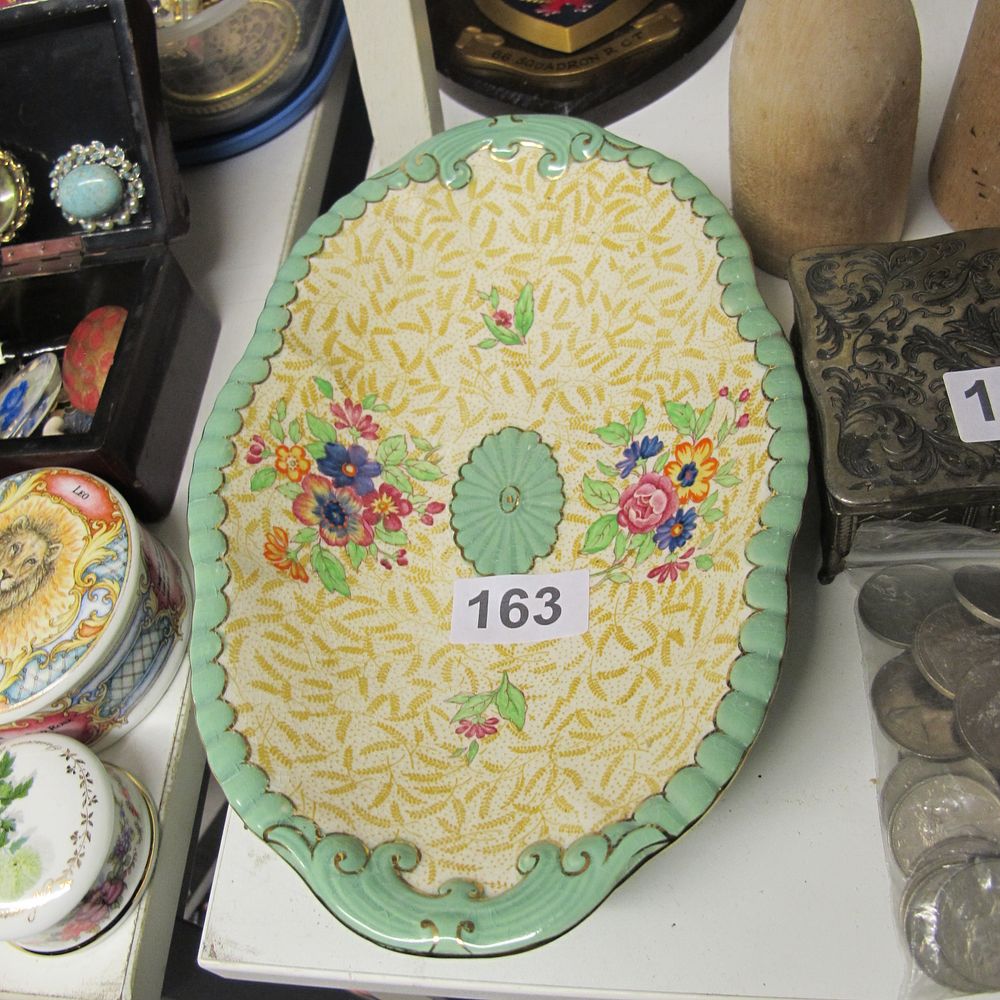 Lot 163: Item 163