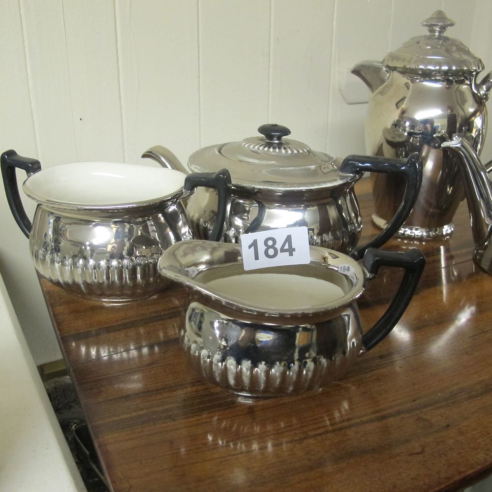 Lot 184: Item 184