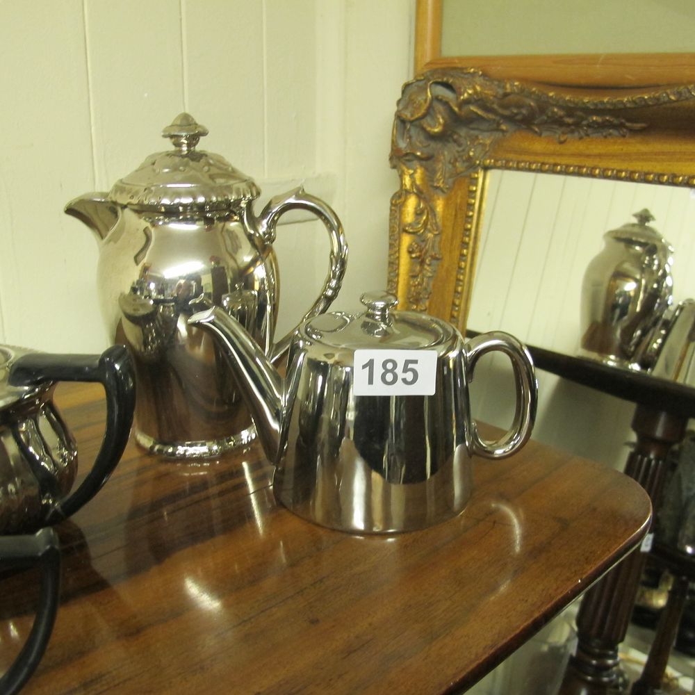 Lot 185: Item 185